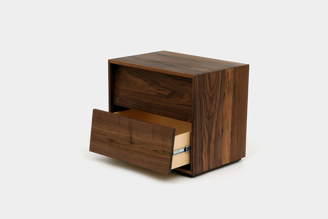 Oliver Nightstand